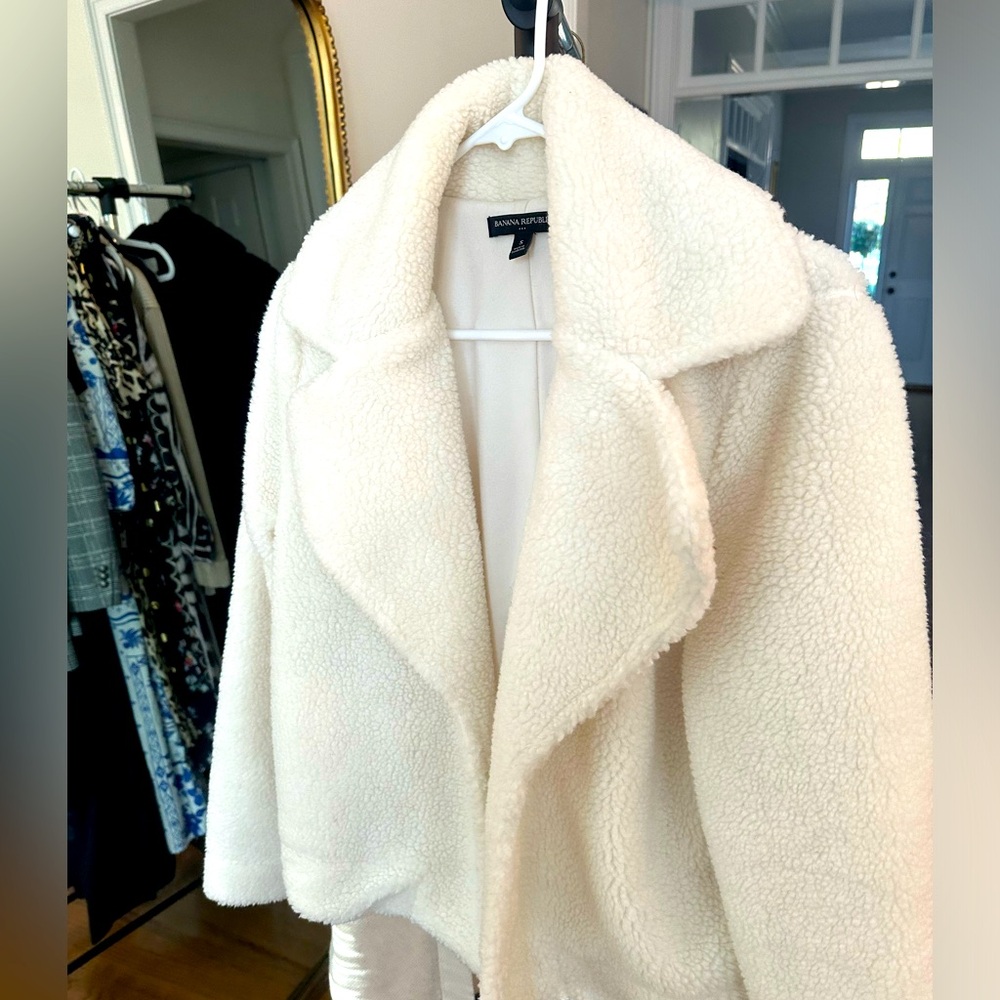 Banana Republic ivory short teddy coat Sz S